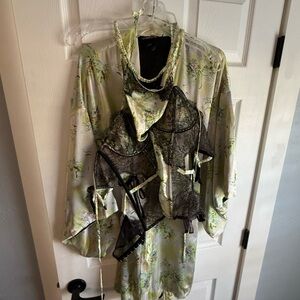 Victoria's Secret fantasy island set 100% silk